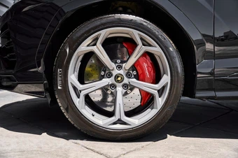 2022 Lamborghini Urus – miniatura 3