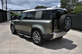 2022 Land Rover Defender 110 S - miniatura 3