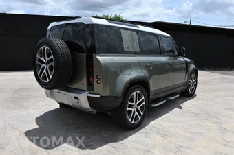 2022 Land Rover Defender 110 S - miniatura 5