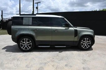 2022 Land Rover Defender 110 S - miniatura 6