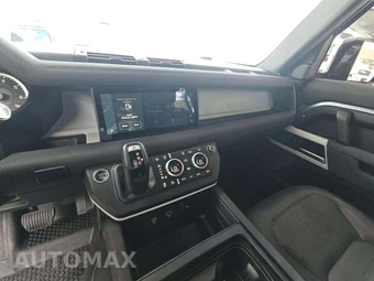 2022 Land Rover Defender 110 S – miniatura 10