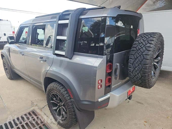 2022 Land Rover Defender 110 S – miniatura 2