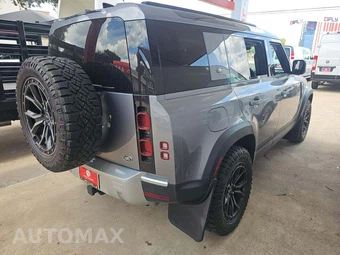 2022 Land Rover Defender 110 S – miniatura 3