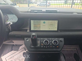 2022 Land Rover Defender 110 S – miniatura 10