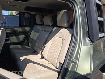 2022 Land Rover Defender 110 S – miniatura 13
