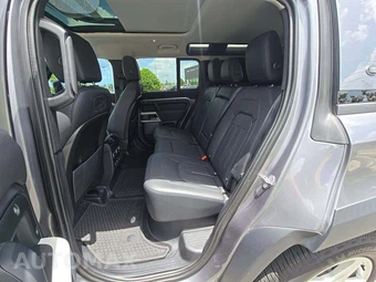 2022 Land Rover Defender 110 SE - miniatura 10