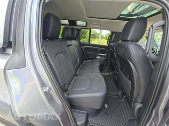 2022 Land Rover Defender 110 SE - miniatura 13