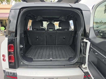 2022 Land Rover Defender 110 SE - miniatura 11