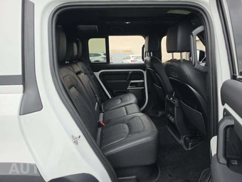 2022 Land Rover Defender 110 SE - miniatura 13