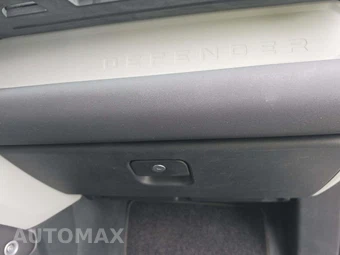 2022 Land Rover Defender 110 SE - miniatura 16