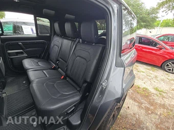 2022 Land Rover Defender 110 SE - miniatura 13