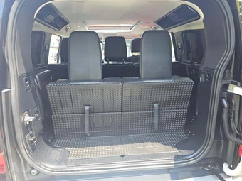 2022 Land Rover Defender 110 SE – miniatura 14