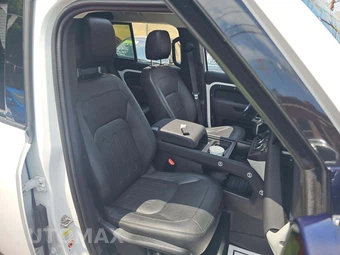 2022 Land Rover Defender 110 SE – miniatura 18