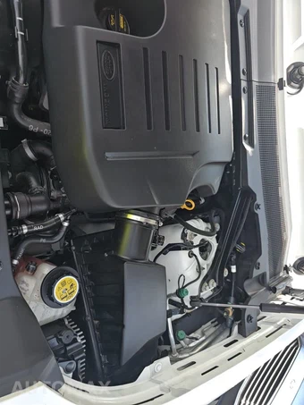 2022 Land Rover Defender 110 SE – miniatura 22