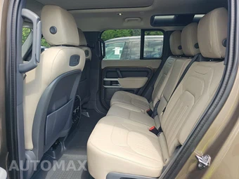 2022 Land Rover Defender 110 SE – miniatura 13