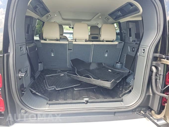 2022 Land Rover Defender 110 SE – miniatura 17