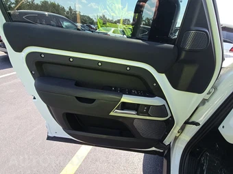 2022 Land Rover Defender 110 X-Dynamic SE - miniatura 9