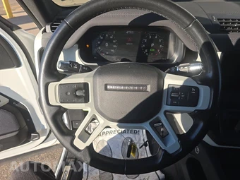 2022 Land Rover Defender 110 X-Dynamic SE - miniatura 10