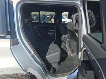 2022 Land Rover Defender 110 XS Edition - miniatura 17