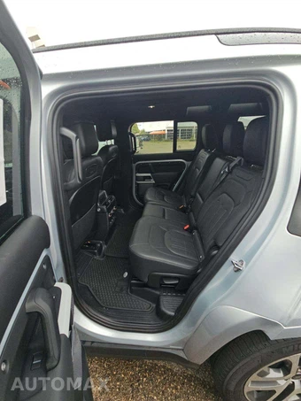 2022 Land Rover Defender 110 XS Edition - miniatura 13