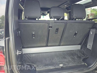2022 Land Rover Defender 90 S – miniatura 14