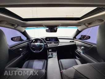 2022 Lexus ES 300h – miniatura 13