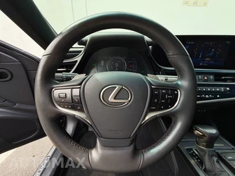 2022 Lexus ES 300h – miniatura 18