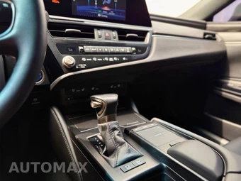 2022 Lexus ES 300h – miniatura 26