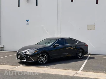 2022 Lexus ES 300h – miniatura 3