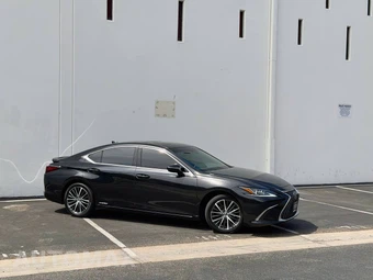 2022 Lexus ES 300h – miniatura 7