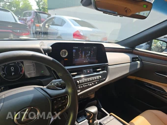 2022 Lexus ES 350 – miniatura 11