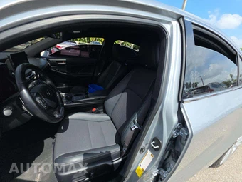 2022 Lexus IS 300 - miniatura 4