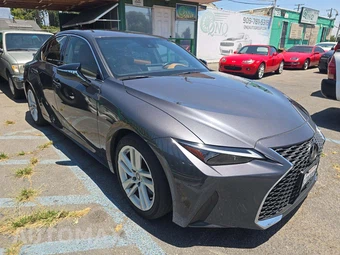 2022 Lexus IS 300 – miniatura 4