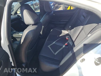 2022 Lexus IS 300 – miniatura 13