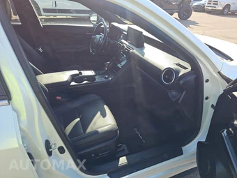 2022 Lexus IS 300 – miniatura 8