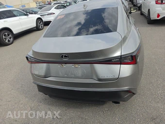 2022 Lexus IS 300 – miniatura 5
