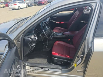 2022 Lexus IS 300 – miniatura 7