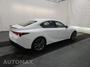 2022 Lexus IS 300 – miniatura 4