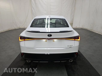 2022 Lexus IS 300 – miniatura 5