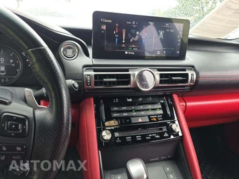 2022 Lexus IS 300 – miniatura 10