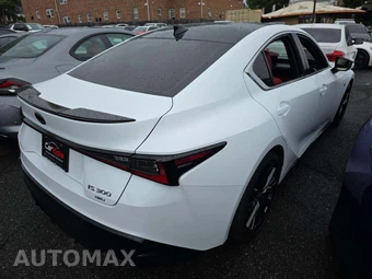 2022 Lexus IS 300 – miniatura 3