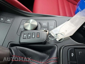 2022 Lexus IS 300 – miniatura 8