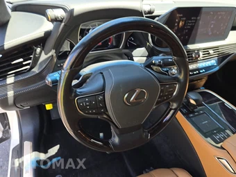 2022 Lexus LS 500 – miniatura 10