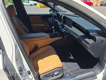 2022 Lexus LS 500 – miniatura 8