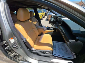 2022 Lexus LS 500 – miniatura 18