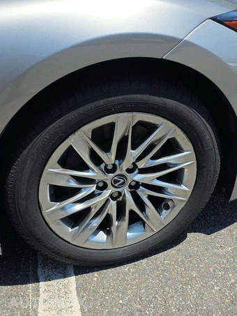 2022 Lexus LS 500 – miniatura 27