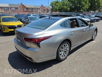 2022 Lexus LS 500 – miniatura 3