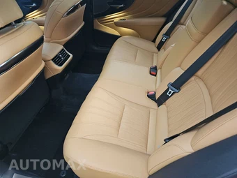 2022 Lexus LS 500 - miniatura 13