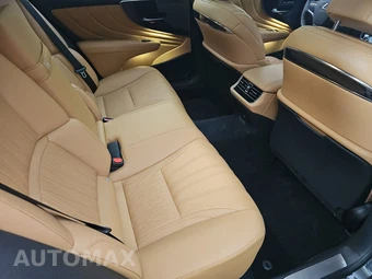 2022 Lexus LS 500 - miniatura 14