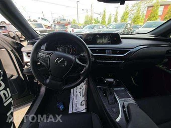 2022 Lexus UX 200 – miniatura 11